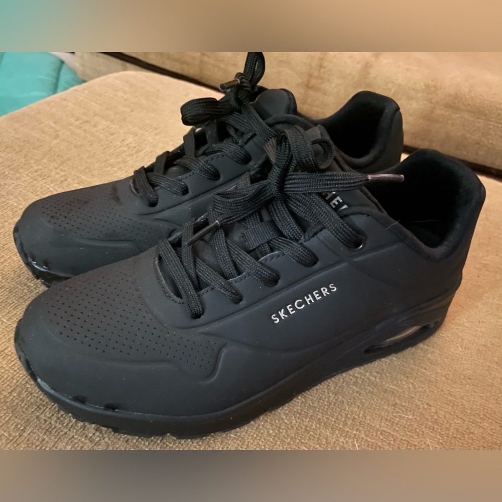 SKECHERS Street Uno Stand on Air!